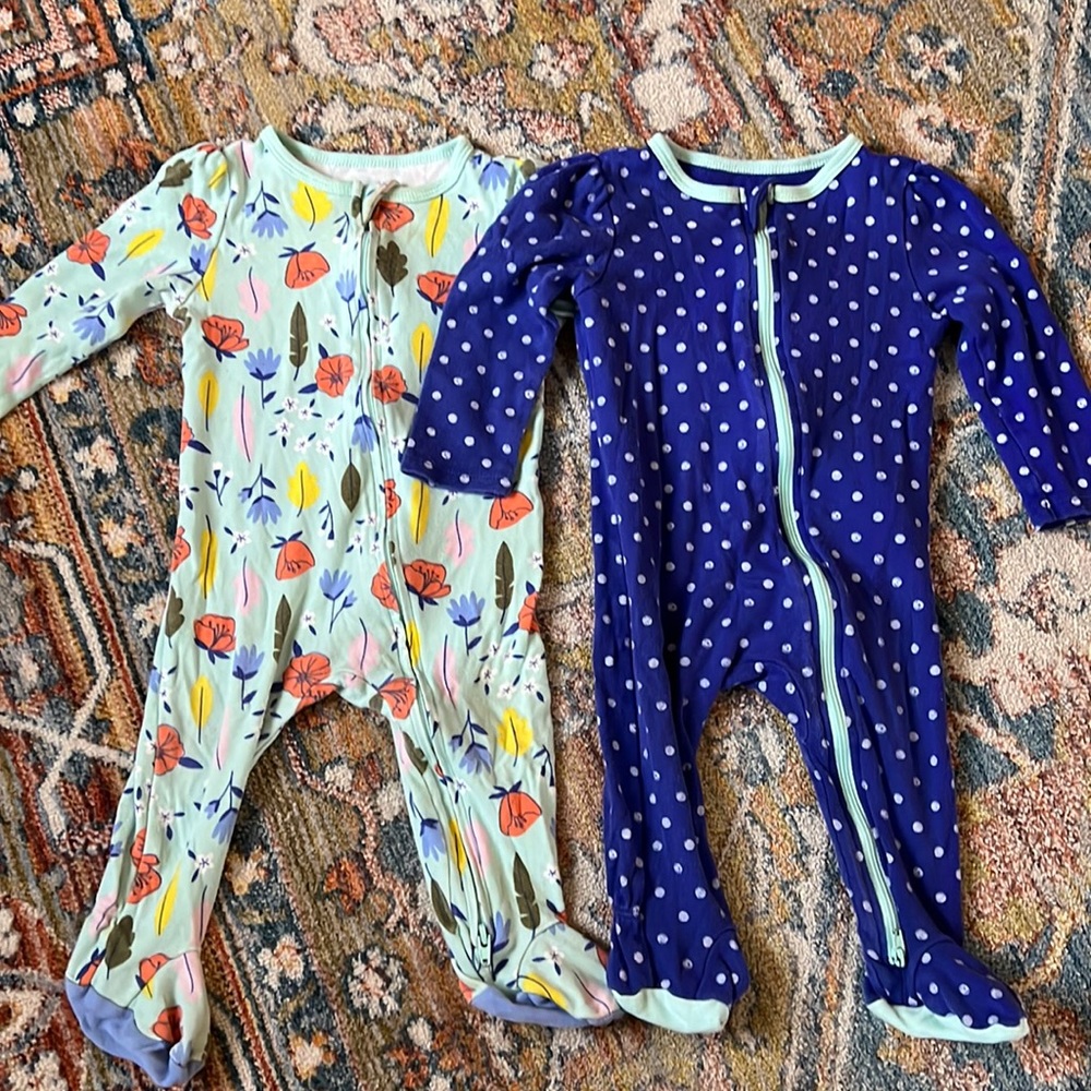 Cat & Jack Sleep n play zipper pjs/sleepers size 6-9 months